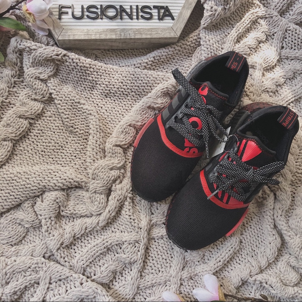 Restocked‼️ NWT 🍭 Rare Adidas NMD R1 Black/Red - Picture 4 of 9
